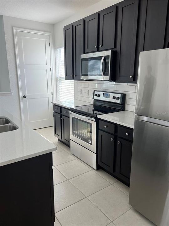 For Rent: $1,600 (1 beds, 1 baths, 650 Square Feet)