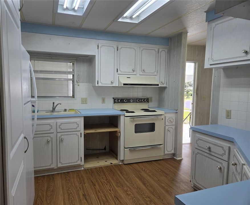 For Sale: $120,000 (2 beds, 2 baths, 1344 Square Feet)