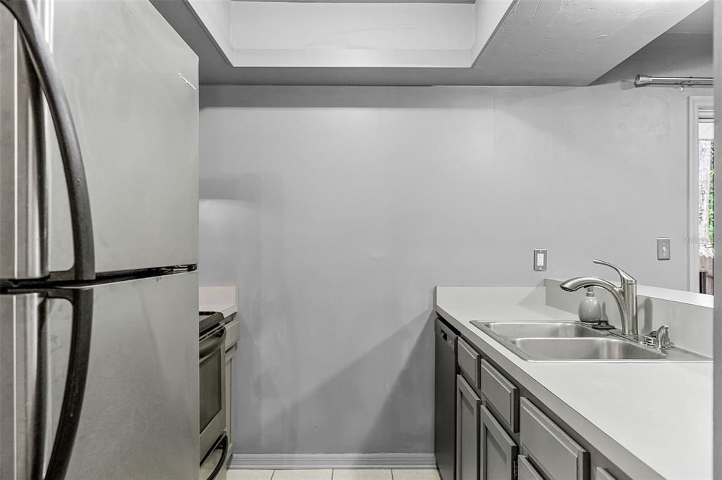 Под контрактом: $158,500 (2 спален, 1 ванн, 1160 Квадратных фут)