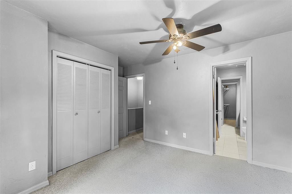 Под контрактом: $158,500 (2 спален, 1 ванн, 1160 Квадратных фут)