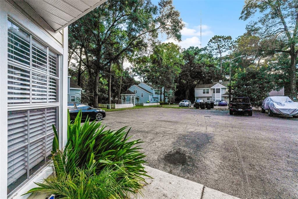 Под контрактом: $158,500 (2 спален, 1 ванн, 1160 Квадратных фут)