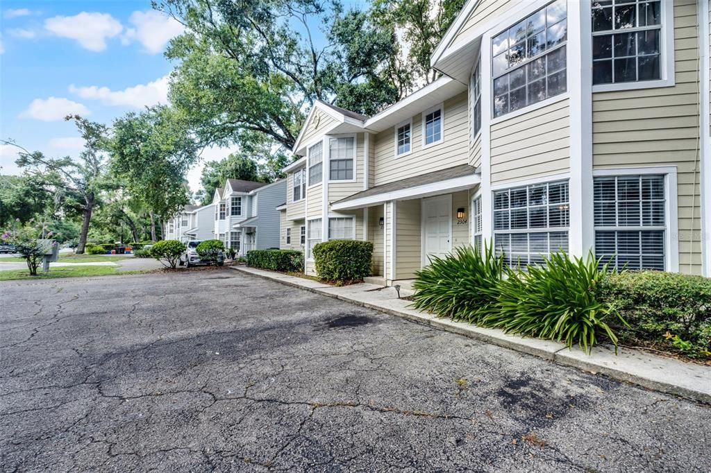 Под контрактом: $158,500 (2 спален, 1 ванн, 1160 Квадратных фут)