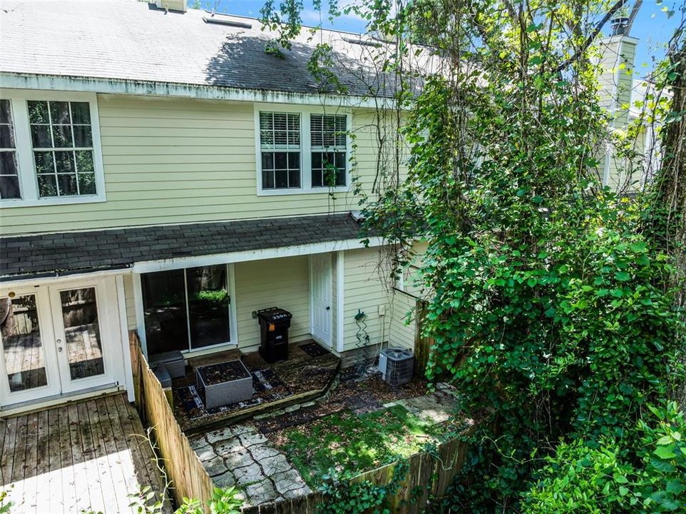 Под контрактом: $158,500 (2 спален, 1 ванн, 1160 Квадратных фут)