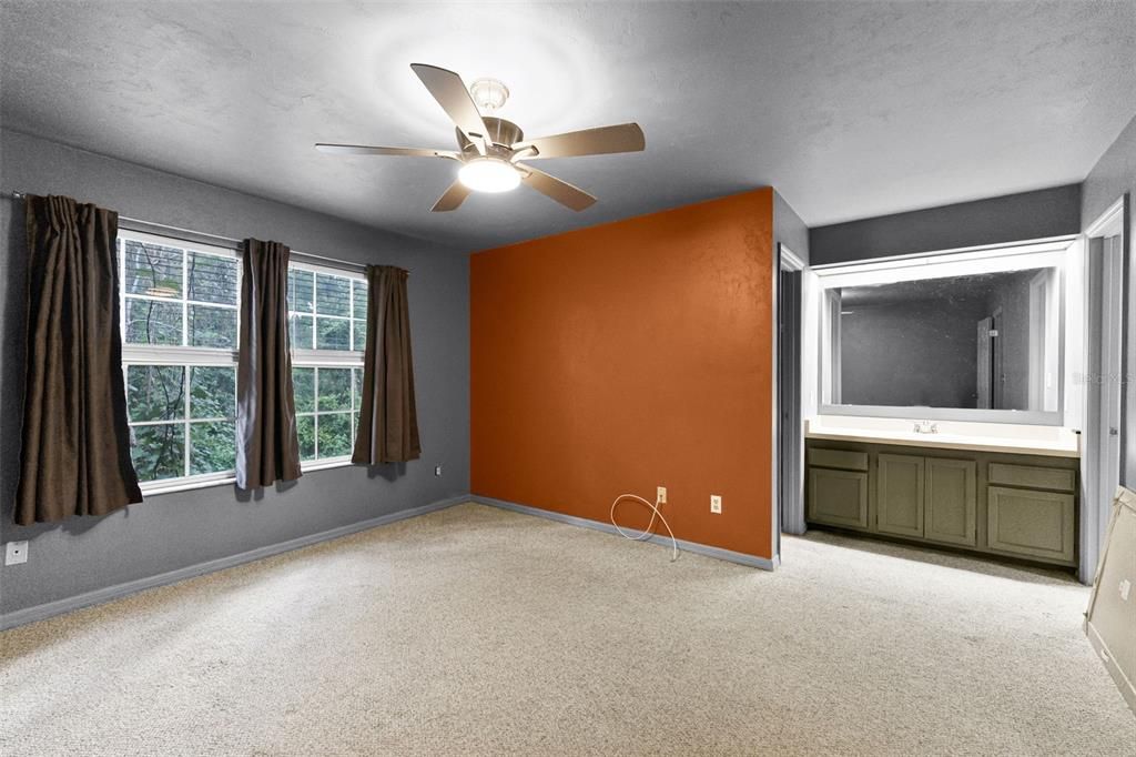 Под контрактом: $158,500 (2 спален, 1 ванн, 1160 Квадратных фут)