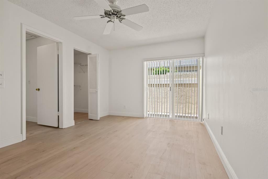 Active With Contract: $155,000 (1 beds, 1 baths, 814 Square Feet)