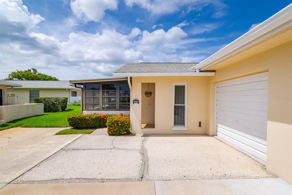 Active With Contract: $155,000 (1 beds, 1 baths, 814 Square Feet)