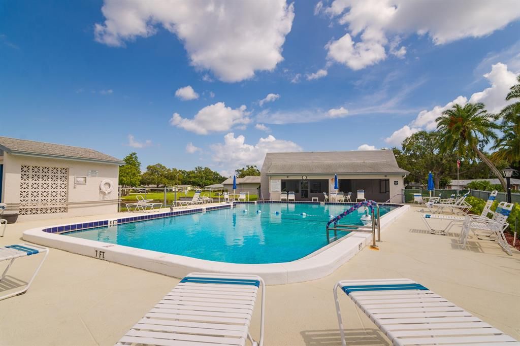 Active With Contract: $155,000 (1 beds, 1 baths, 814 Square Feet)