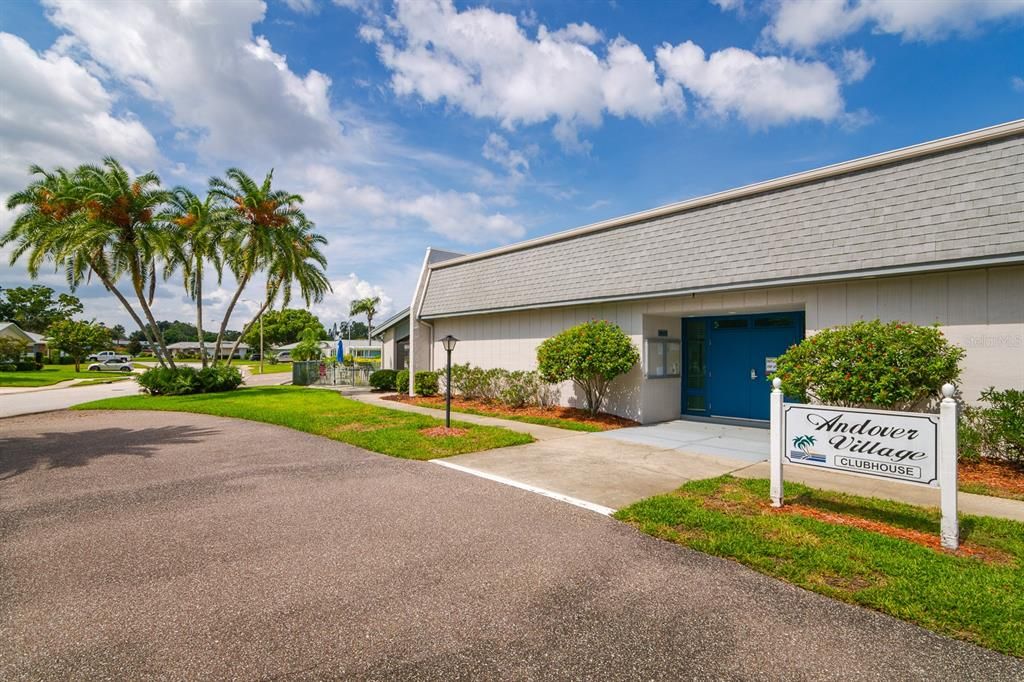 Active With Contract: $155,000 (1 beds, 1 baths, 814 Square Feet)