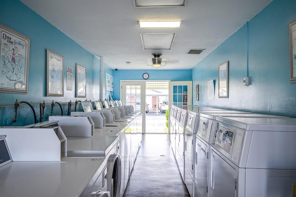 合同活跃: $89,900 (1 贝兹, 1 浴室, 593 平方英尺)