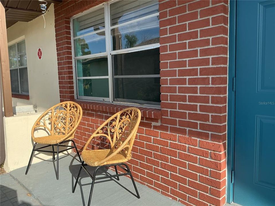 合同活跃: $89,900 (1 贝兹, 1 浴室, 593 平方英尺)