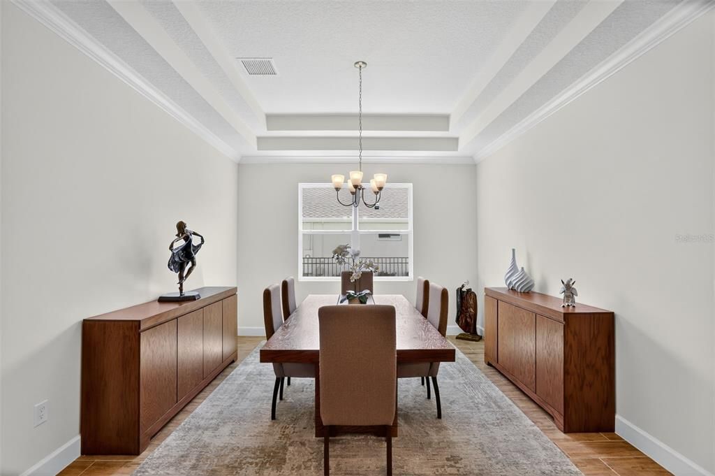 合同活跃: $999,999 (4 贝兹, 3 浴室, 3248 平方英尺)