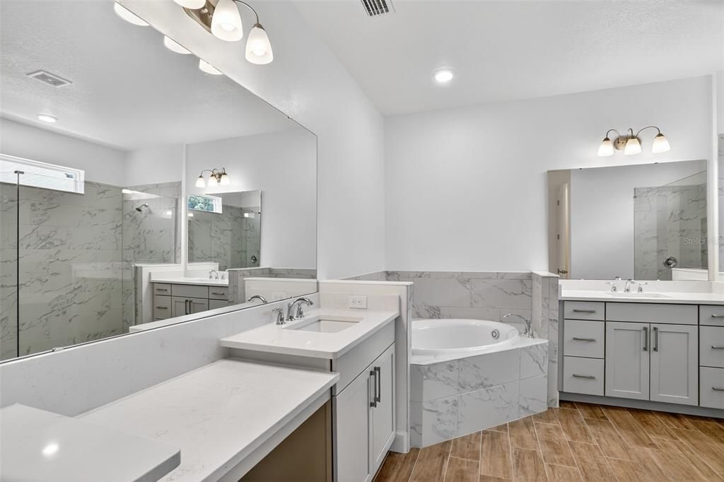 合同活跃: $999,999 (4 贝兹, 3 浴室, 3248 平方英尺)