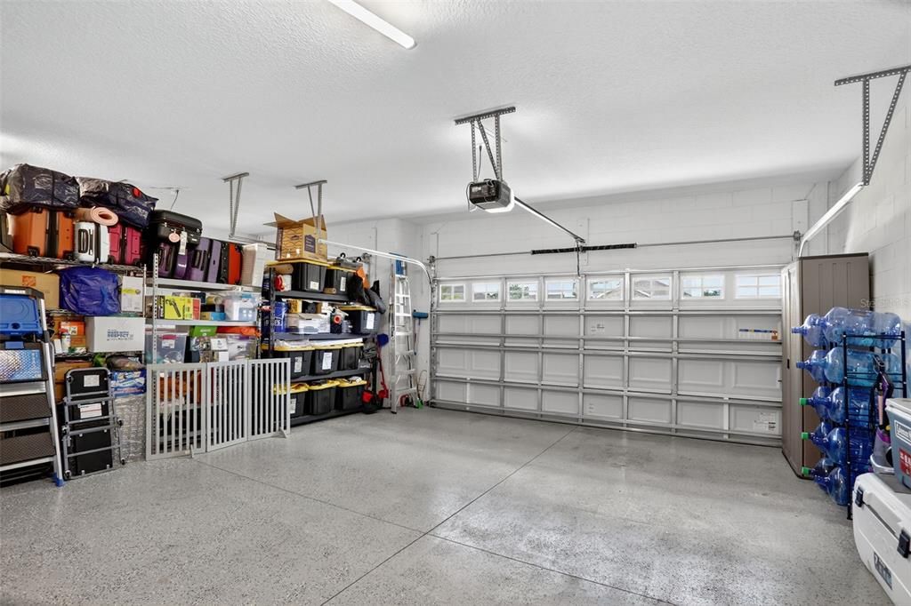 合同活跃: $999,999 (4 贝兹, 3 浴室, 3248 平方英尺)