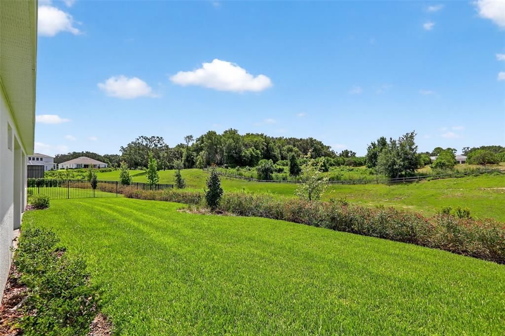 合同活跃: $999,999 (4 贝兹, 3 浴室, 3248 平方英尺)