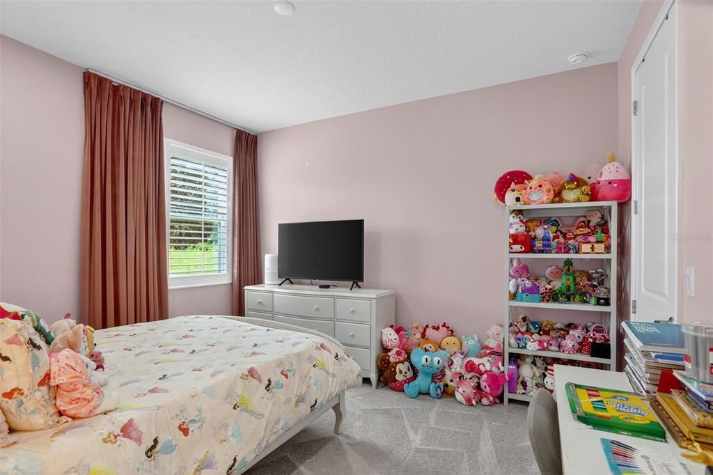 合同活跃: $999,999 (4 贝兹, 3 浴室, 3248 平方英尺)