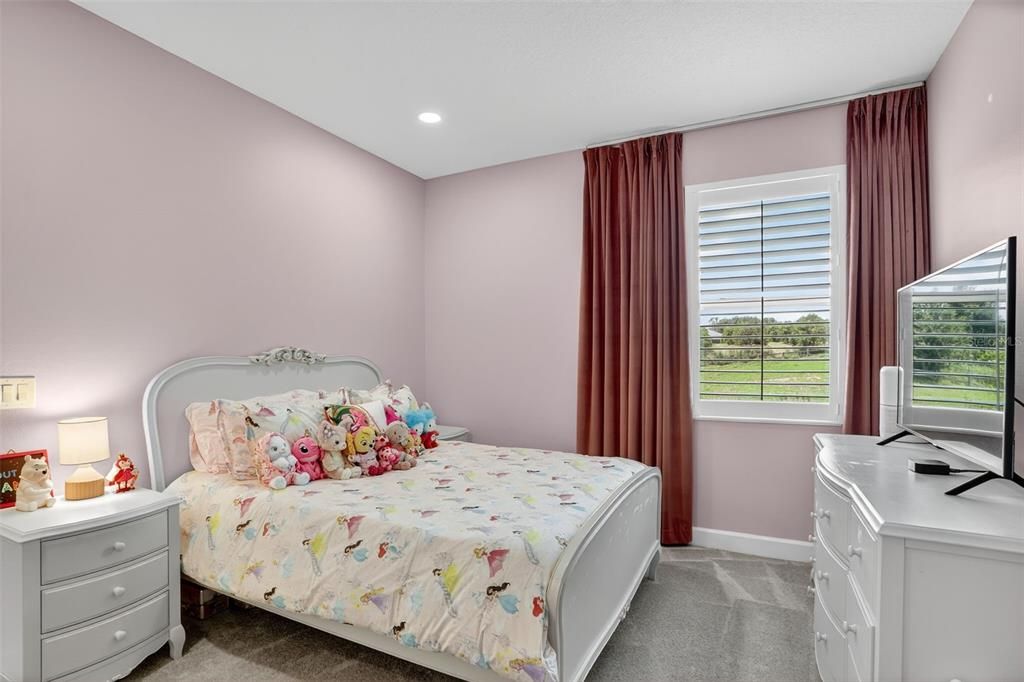 合同活跃: $999,999 (4 贝兹, 3 浴室, 3248 平方英尺)