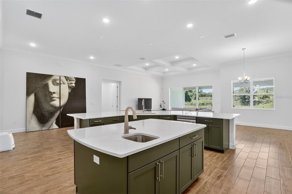 合同活跃: $999,999 (4 贝兹, 3 浴室, 3248 平方英尺)