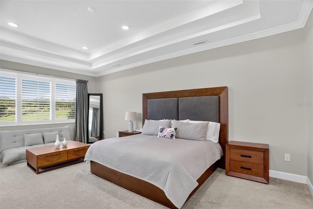 合同活跃: $999,999 (4 贝兹, 3 浴室, 3248 平方英尺)