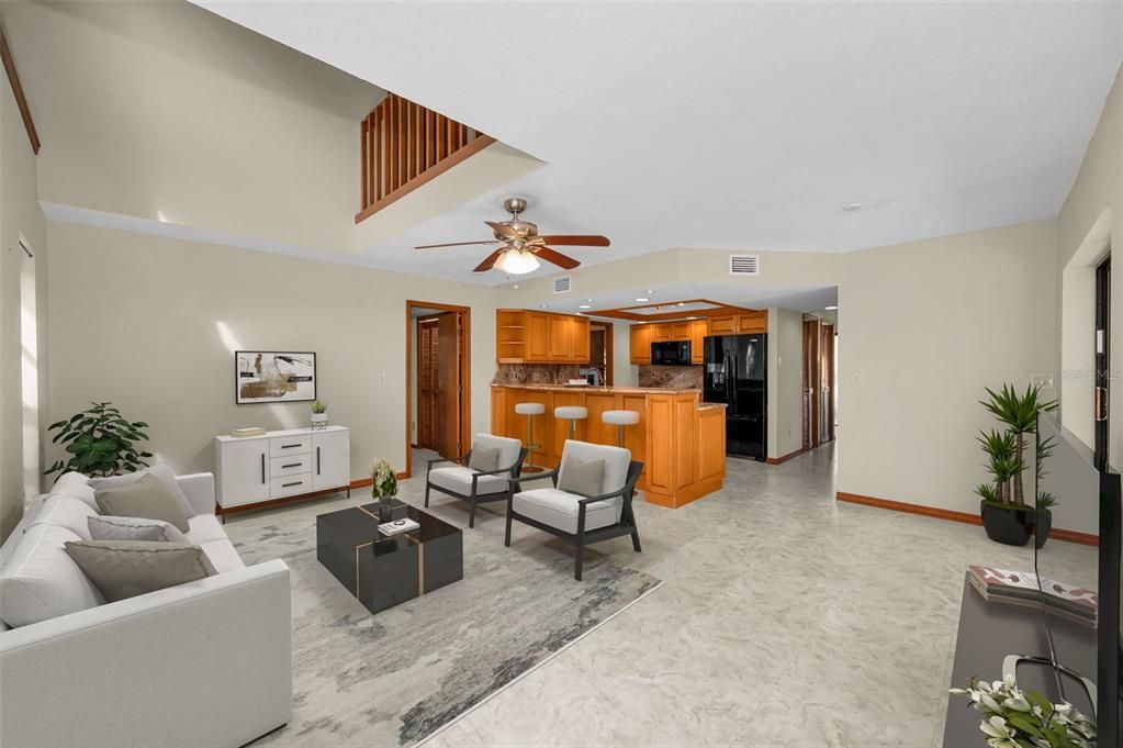 合同活跃: $594,000 (4 贝兹, 2 浴室, 2060 平方英尺)