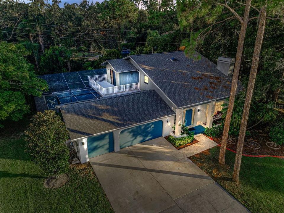 合同活跃: $594,000 (4 贝兹, 2 浴室, 2060 平方英尺)