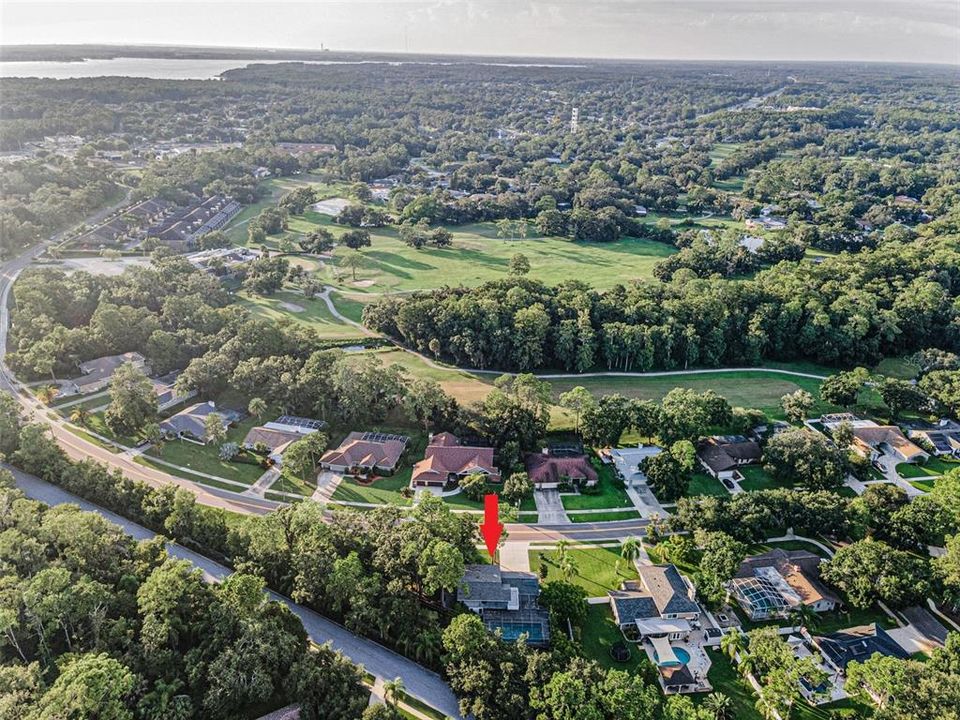 合同活跃: $594,000 (4 贝兹, 2 浴室, 2060 平方英尺)