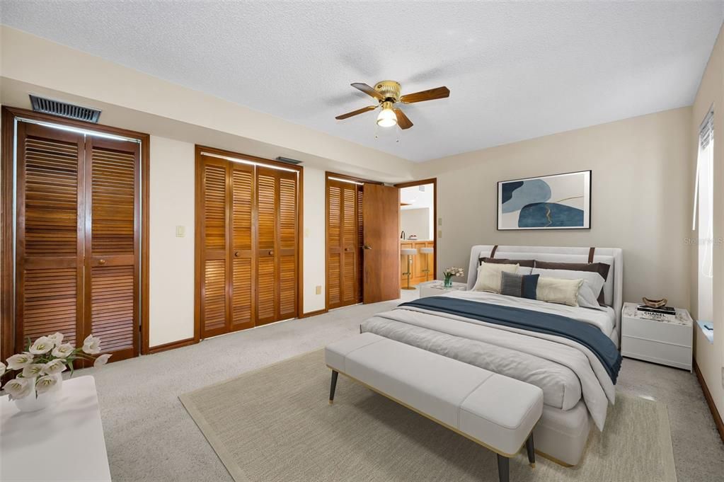 合同活跃: $594,000 (4 贝兹, 2 浴室, 2060 平方英尺)