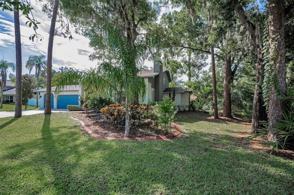 合同活跃: $594,000 (4 贝兹, 2 浴室, 2060 平方英尺)