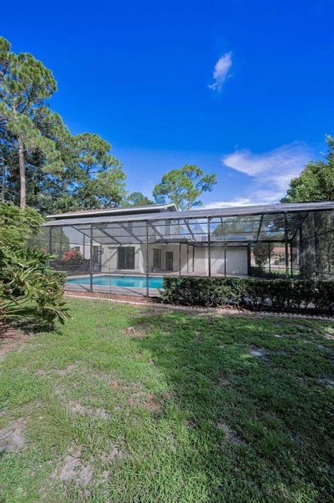 合同活跃: $594,000 (4 贝兹, 2 浴室, 2060 平方英尺)