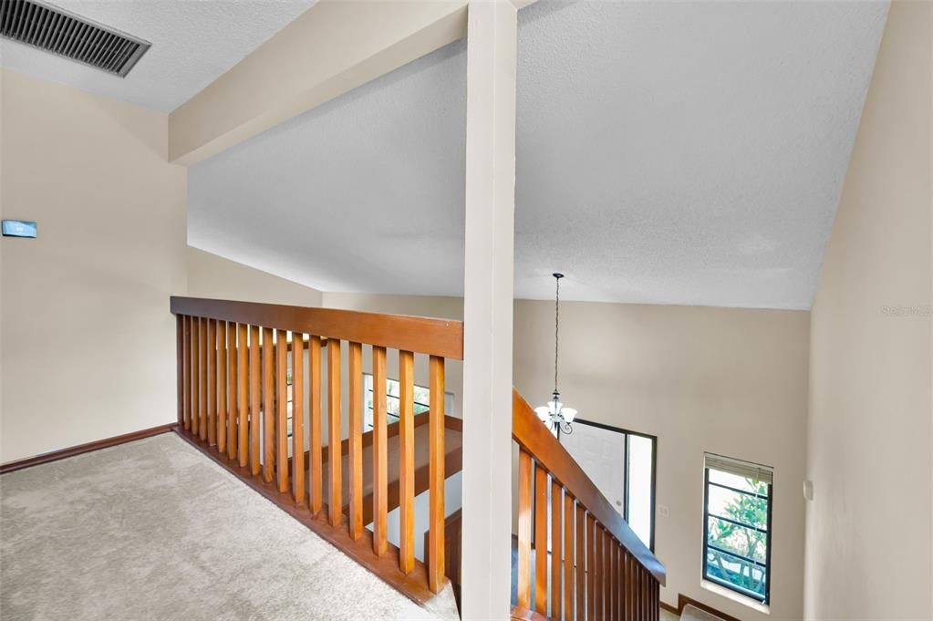 合同活跃: $594,000 (4 贝兹, 2 浴室, 2060 平方英尺)