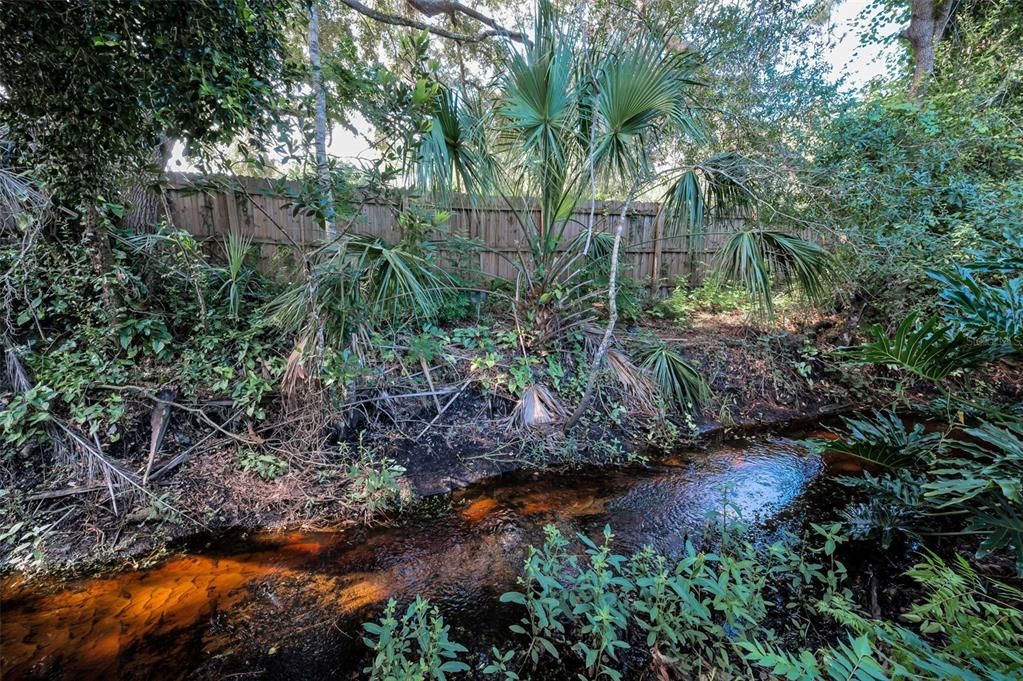 合同活跃: $594,000 (4 贝兹, 2 浴室, 2060 平方英尺)