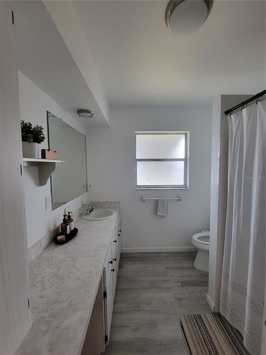 Active With Contract: $2,200 (2 beds, 2 baths, 1224 Square Feet)