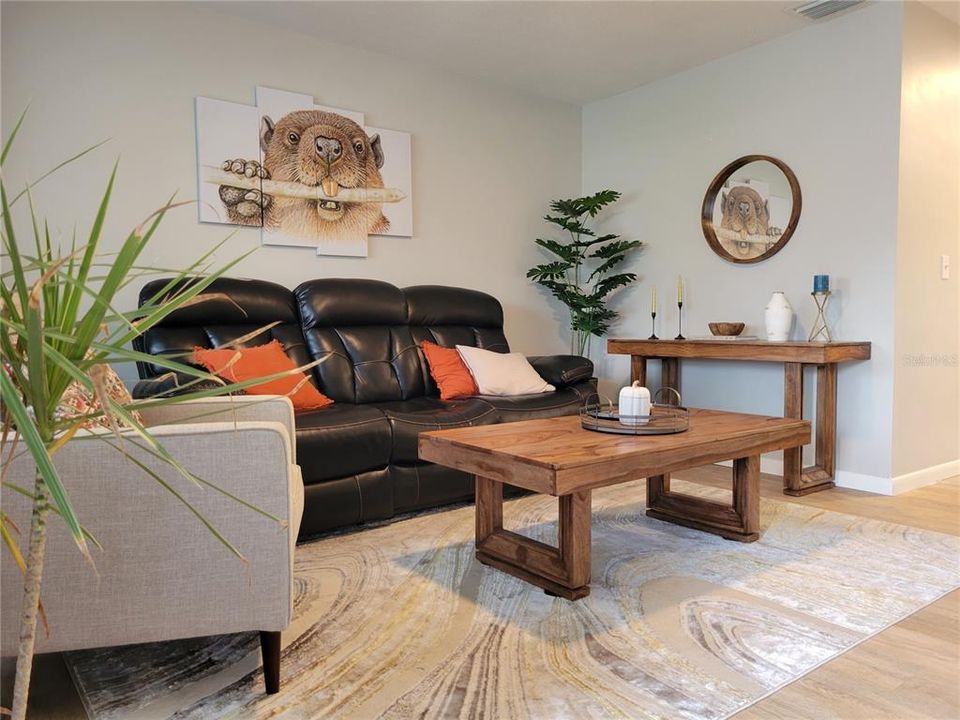 Active With Contract: $2,200 (2 beds, 2 baths, 1224 Square Feet)