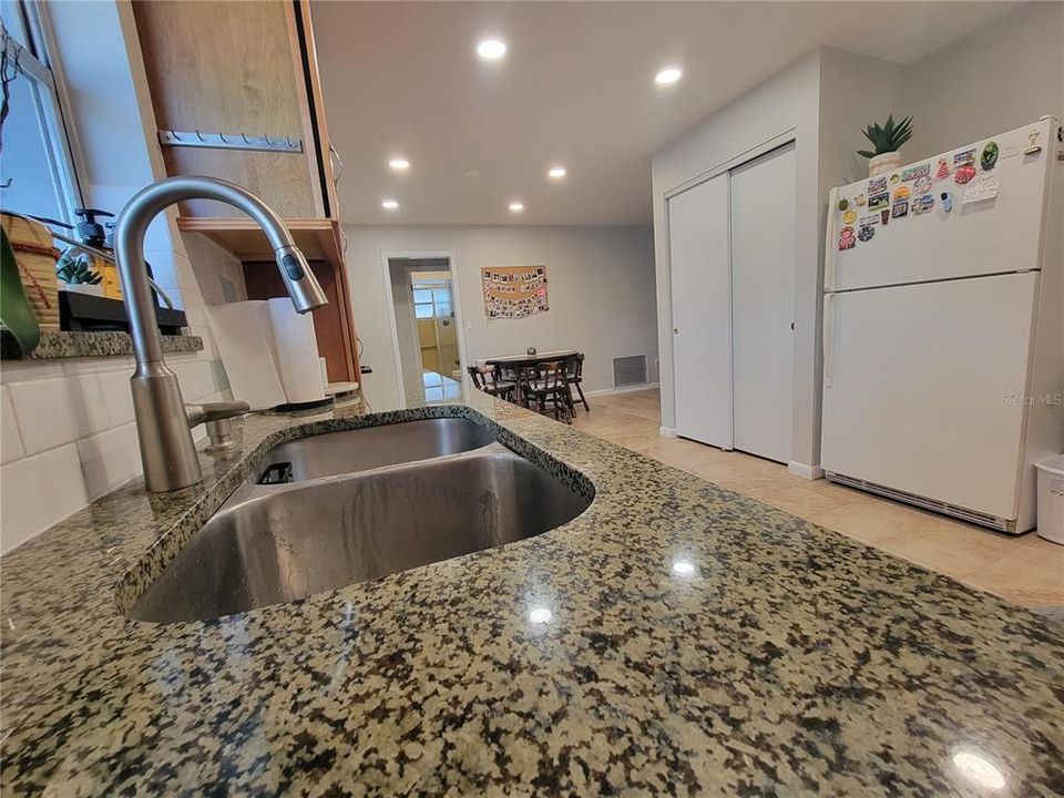 Active With Contract: $2,200 (2 beds, 2 baths, 1224 Square Feet)