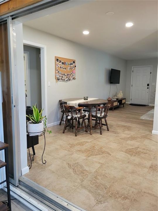 Active With Contract: $2,200 (2 beds, 2 baths, 1224 Square Feet)