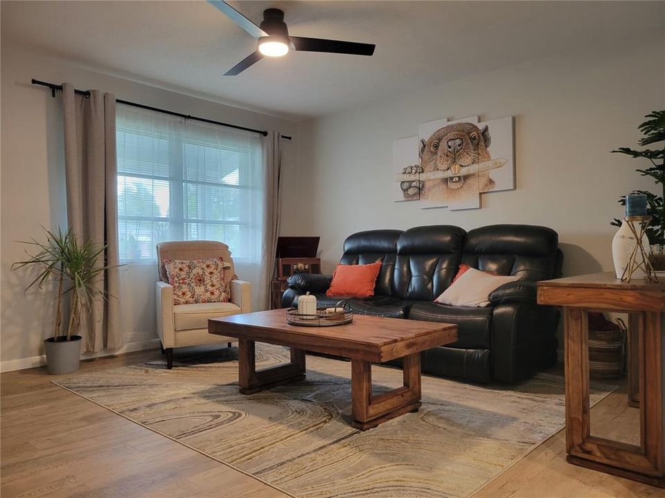 Active With Contract: $2,200 (2 beds, 2 baths, 1224 Square Feet)