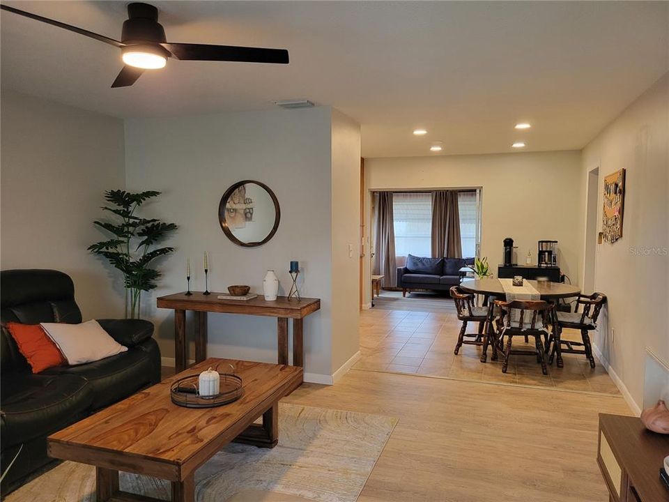 Active With Contract: $2,200 (2 beds, 2 baths, 1224 Square Feet)