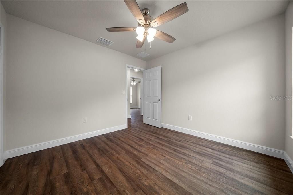 For Sale: $299,900 (4 beds, 2 baths, 1562 Square Feet)