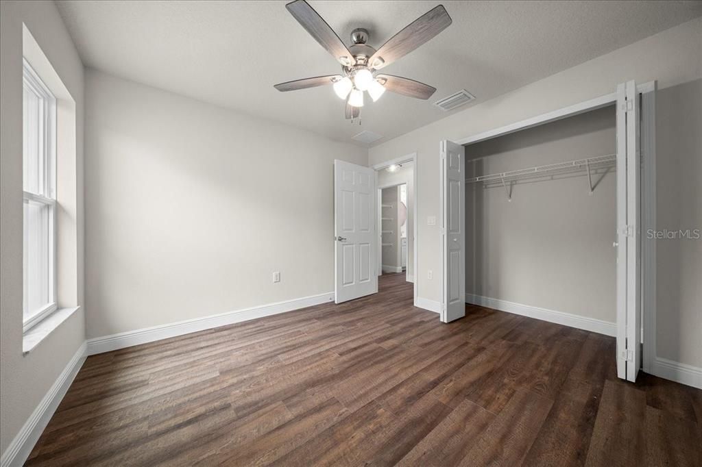 For Sale: $299,900 (4 beds, 2 baths, 1562 Square Feet)