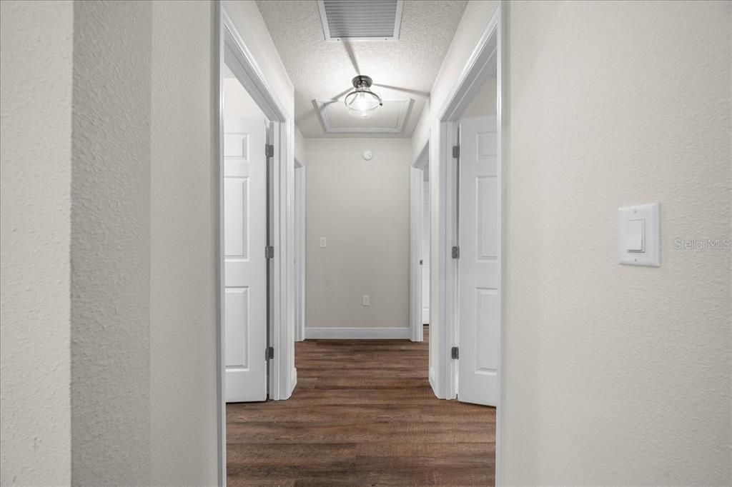 For Sale: $299,900 (4 beds, 2 baths, 1562 Square Feet)