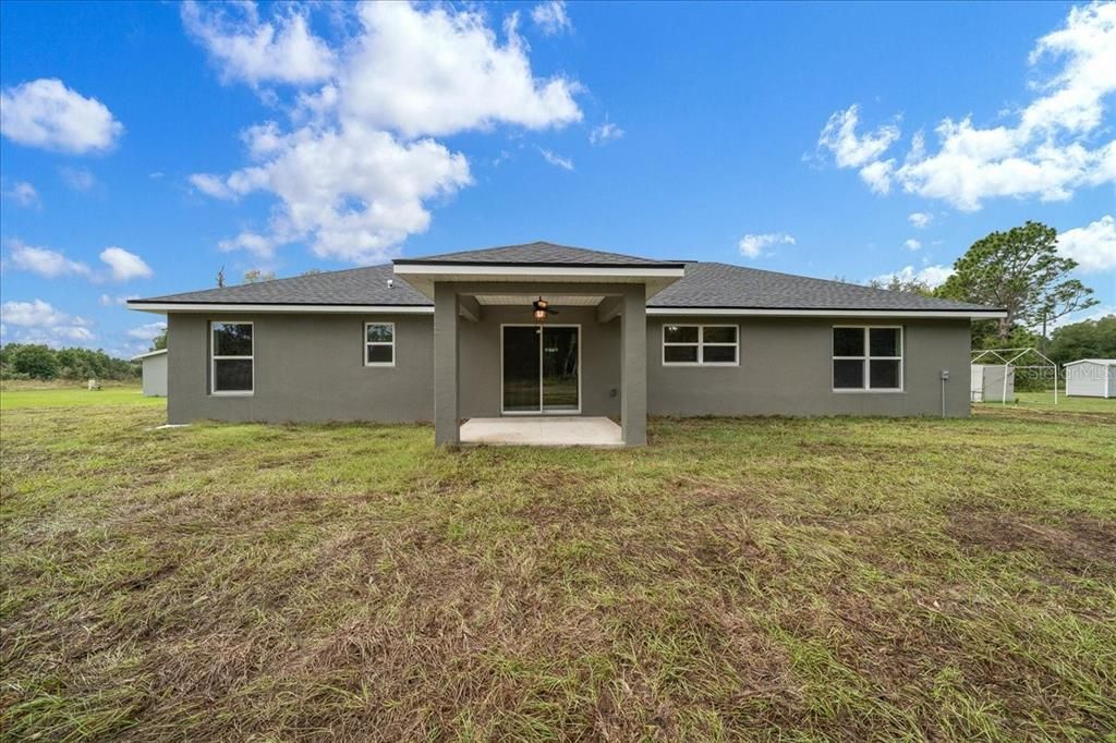 For Sale: $299,900 (4 beds, 2 baths, 1562 Square Feet)