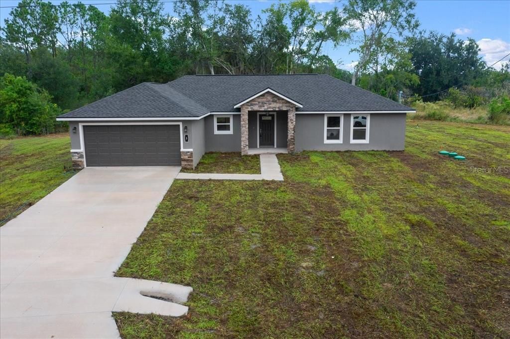 For Sale: $299,900 (4 beds, 2 baths, 1562 Square Feet)