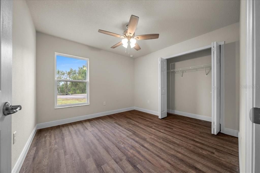 For Sale: $299,900 (4 beds, 2 baths, 1562 Square Feet)