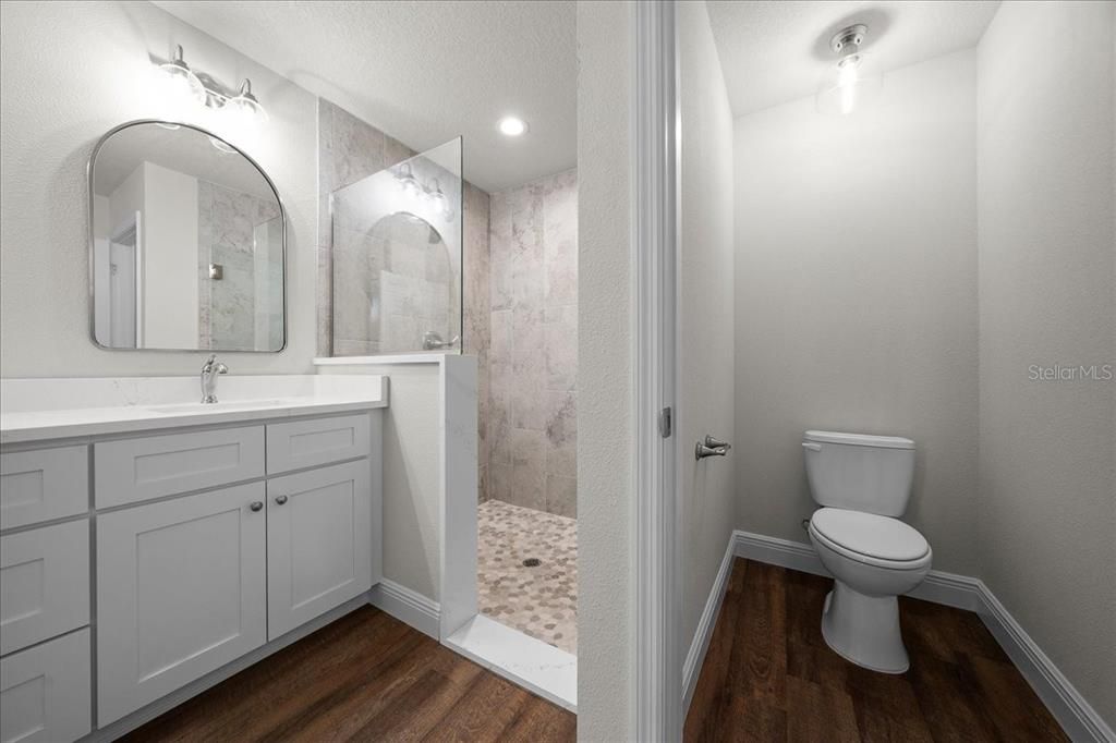 For Sale: $299,900 (4 beds, 2 baths, 1562 Square Feet)