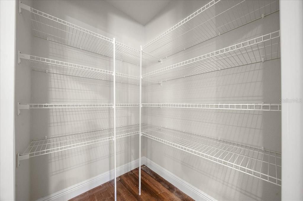 For Sale: $299,900 (4 beds, 2 baths, 1562 Square Feet)