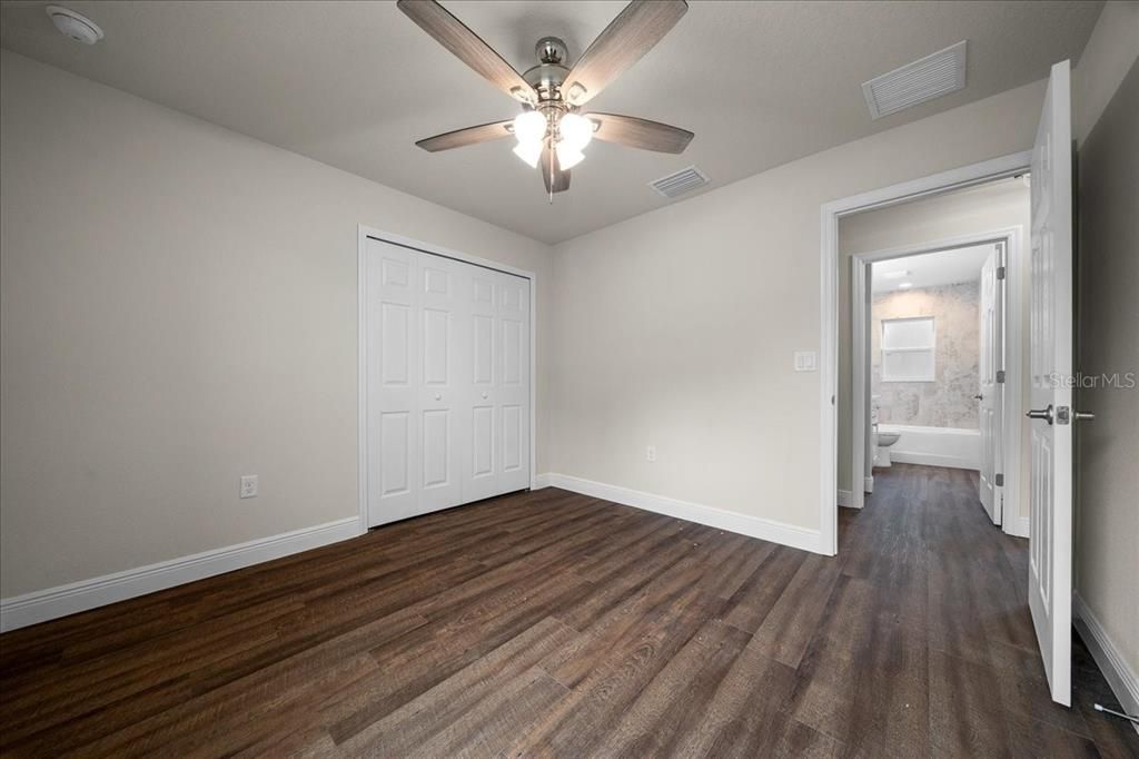 For Sale: $299,900 (4 beds, 2 baths, 1562 Square Feet)