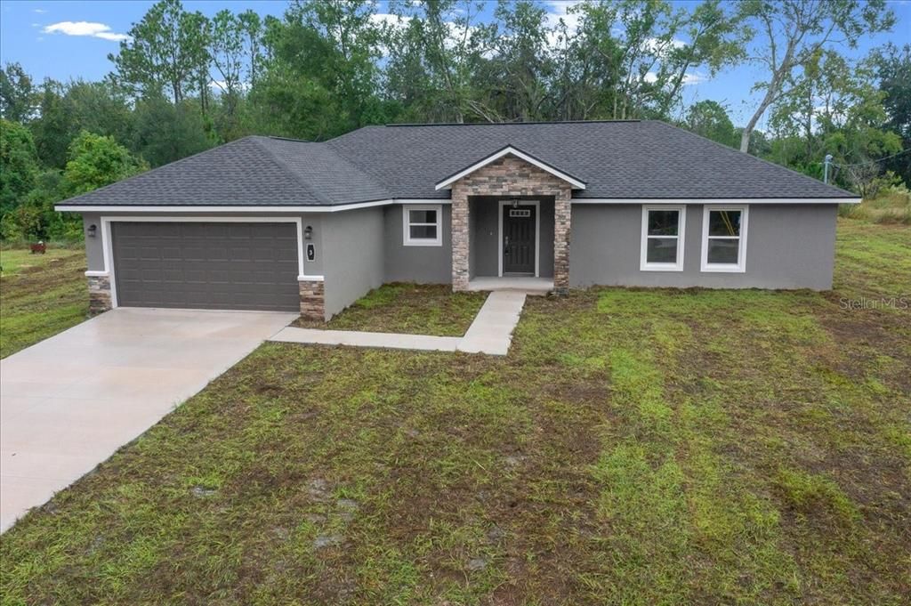 For Sale: $299,900 (4 beds, 2 baths, 1562 Square Feet)