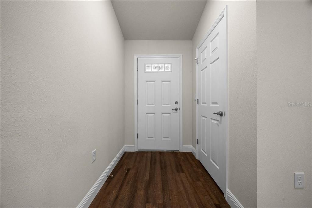 For Sale: $299,900 (4 beds, 2 baths, 1562 Square Feet)