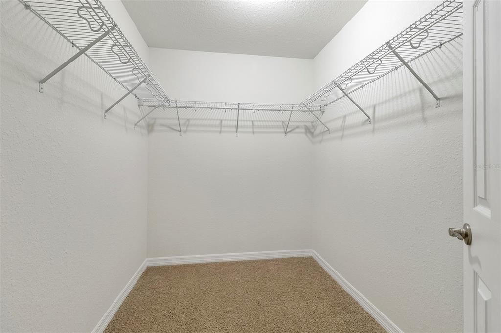 For Sale: $239,900 (3 beds, 2 baths, 1399 Square Feet)