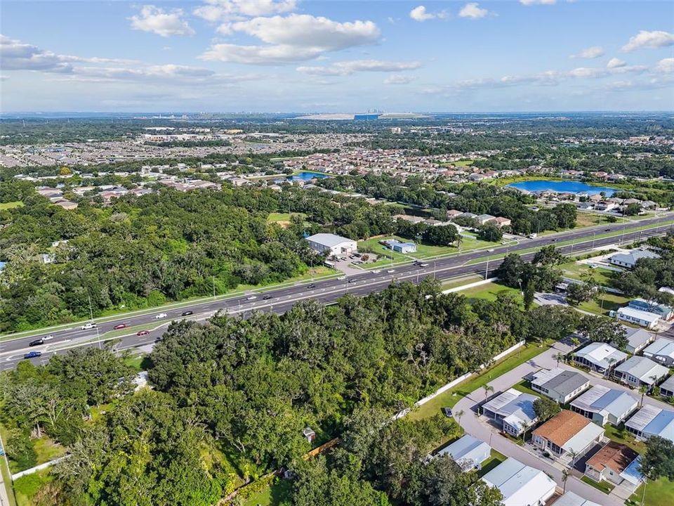 待售: $1,755,000 (1.97 acres)