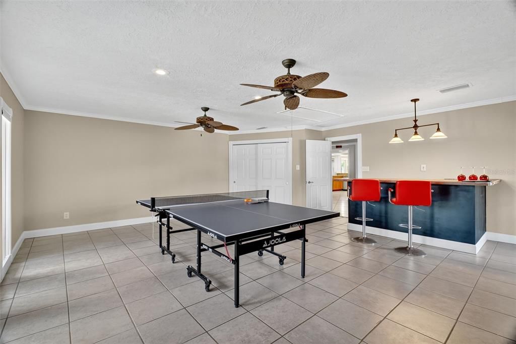 En Venta: $849,000 (4 camas, 2 baños, 3000 Pies cuadrados)